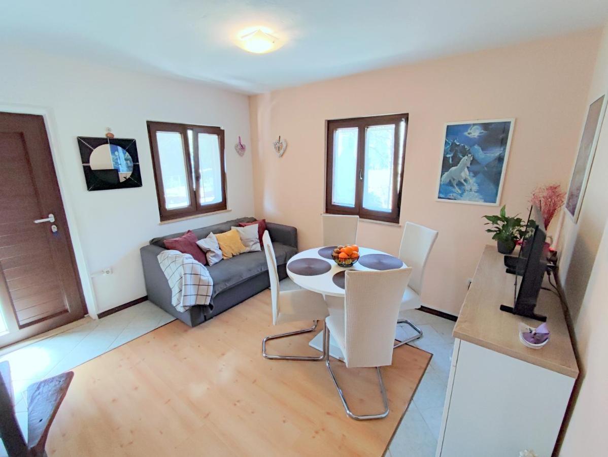 Apartment Pajtak โปเรช ภายนอก รูปภาพ