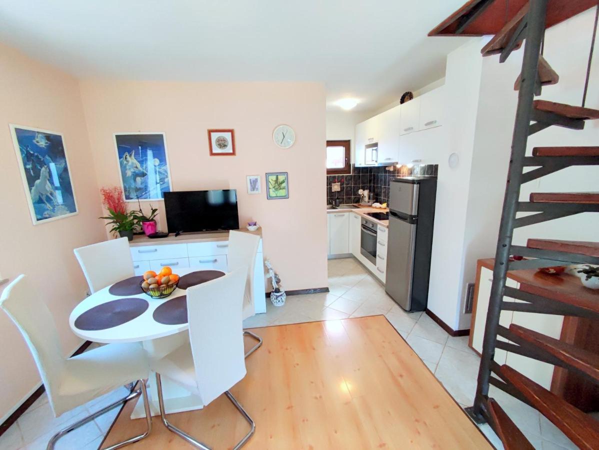 Apartment Pajtak โปเรช ภายนอก รูปภาพ