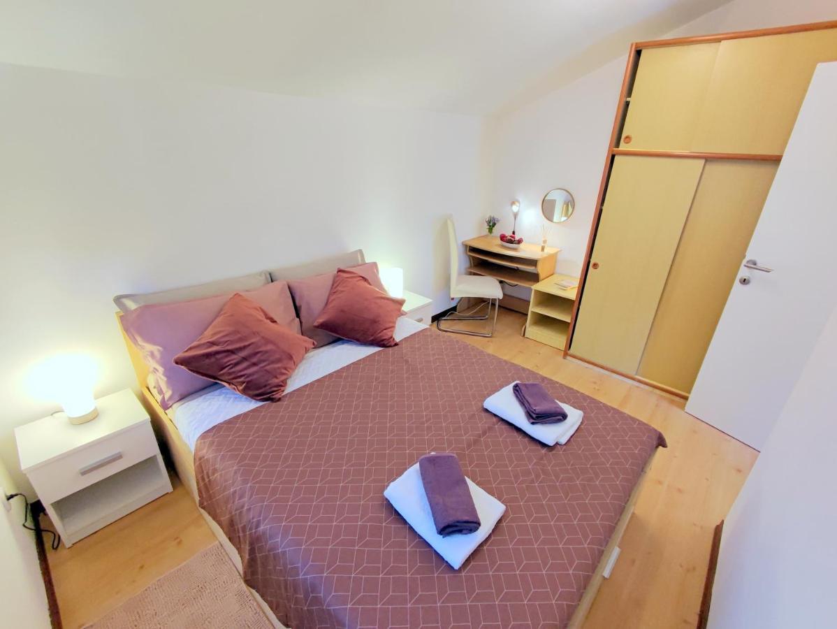 Apartment Pajtak โปเรช ภายนอก รูปภาพ